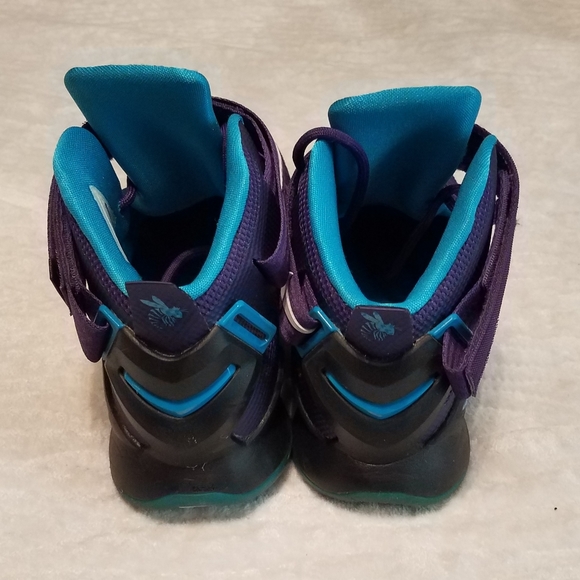 Purple Nike LeBron Soldier IX - Picture 5 of 5